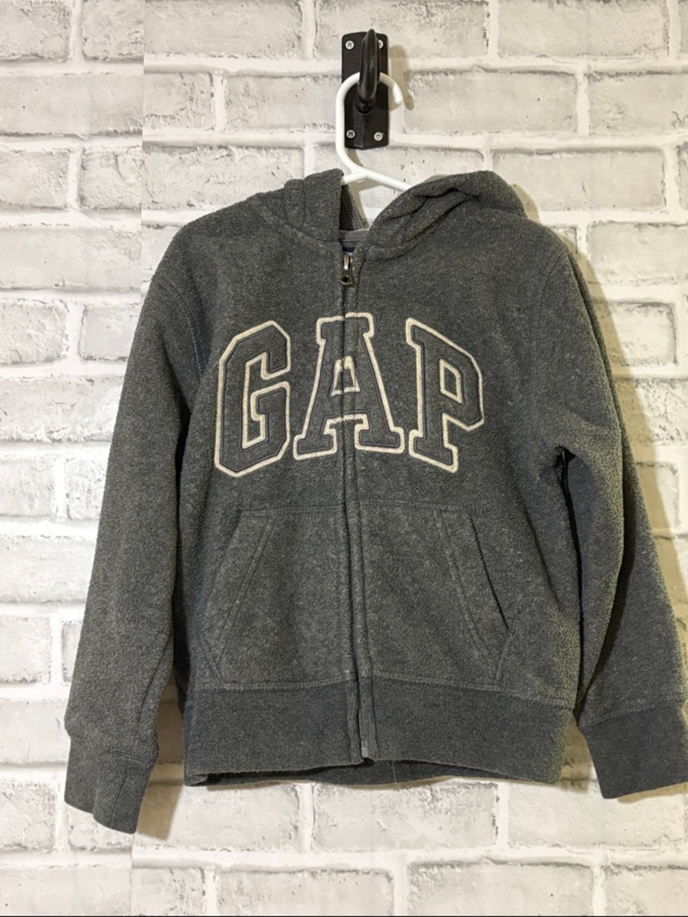 4/$20 GAP Charcoal Gray Hooded Zip Sweatshirt with Logo kids - Picture 1 of 6